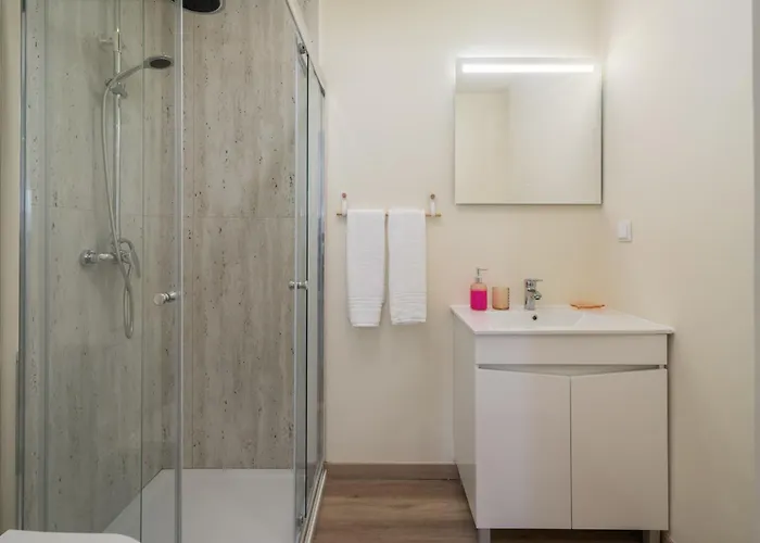 Madeira Friendly By An Island * 丰沙尔