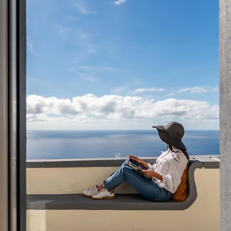 Madeira Friendly By An Island *